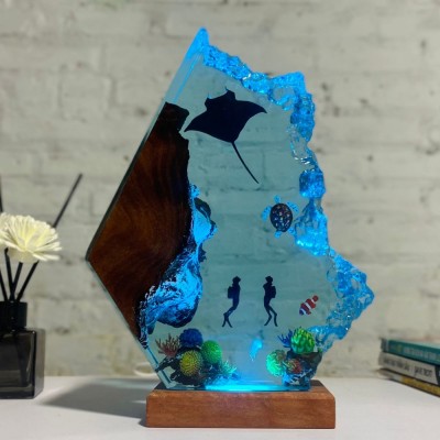 Manta Rays and Couple Diver wood lamp, Epoxy Resin Ocean Lamp, Deep Blue Sea, Jellyfish and Nemo