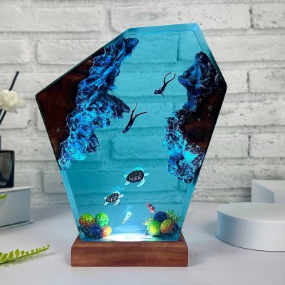 Daddy/Mother turtle and baby turtle resin wood lamp.